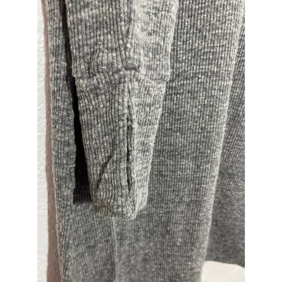 NWT Michael Lauren REVOLVE Size L Gray Vance Fitted Ribbed Henley Top Thumbhole - Picture 2 of 8